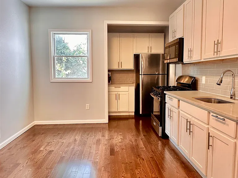 285 Grant Ave #1 — Photo 4