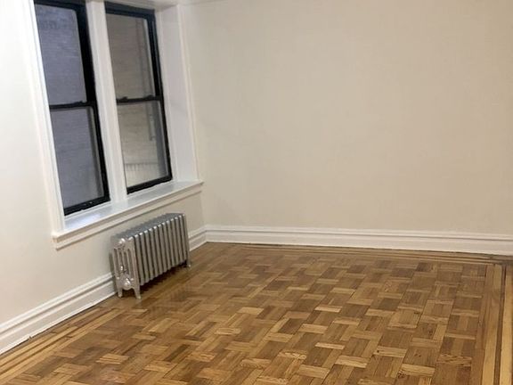 4th image of 4323 40th St APT 1M