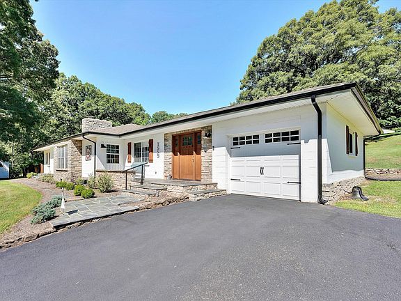 3rd image of 1555 Coopers Cove Rd