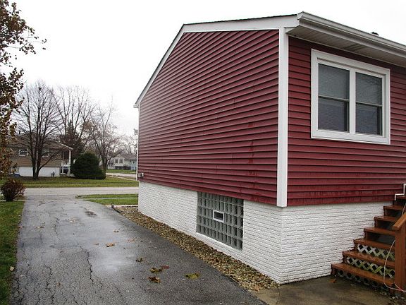 4th image of 30 N Pine Ln