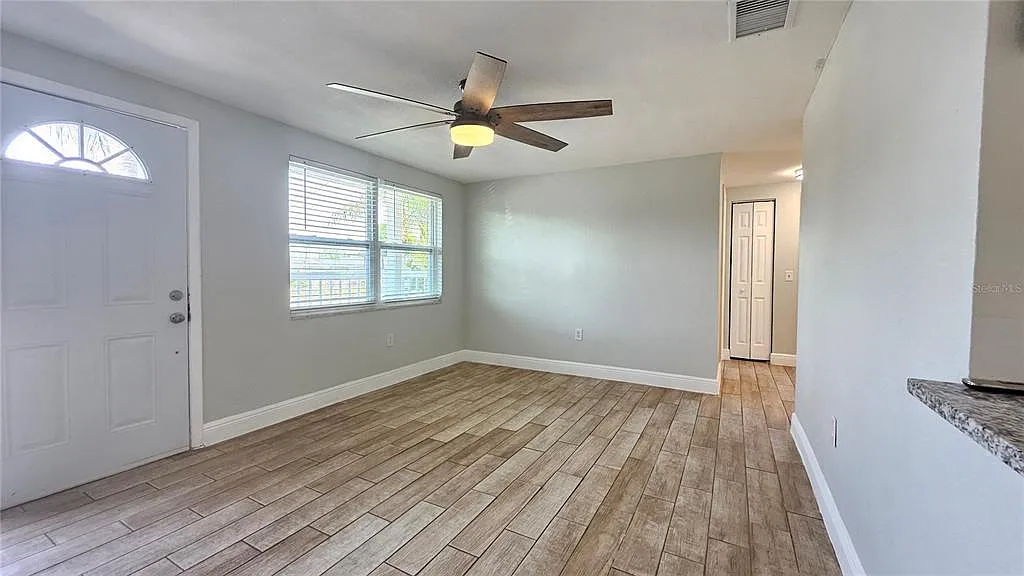 2 bed, 1.0 bath, 806 sqft, $1,750 — Photo 3