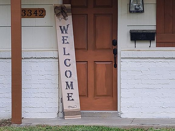 2nd image of 3342 Longwood Dr