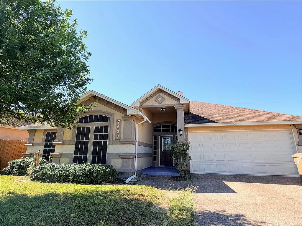 4 bed, 2.0 bath, 1976 sqft, $2,485 — Photo 1