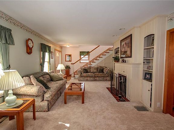 3rd image of 49 Lovall Ave