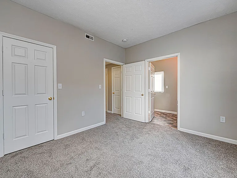 Park Madison Apartments — Photo 21