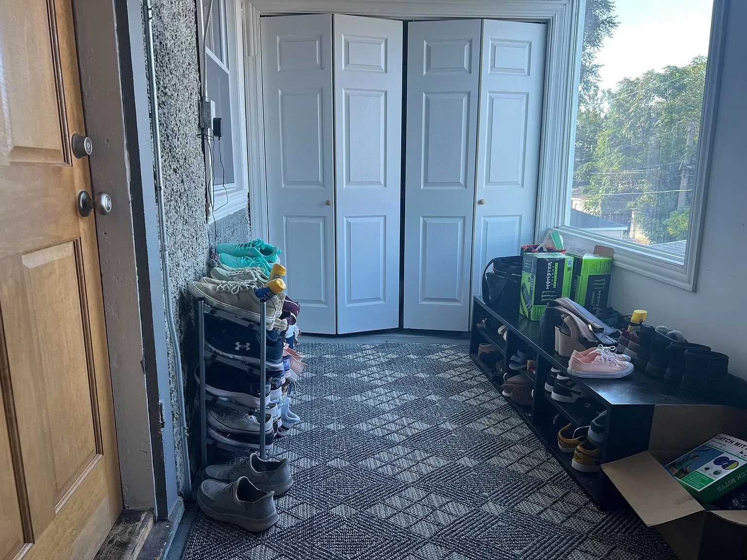 3 bed, 1386 sqft, $2,400 — Photo 2