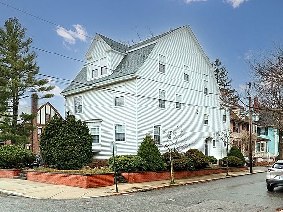 2nd image of 30 Elmgrove Ave APT 2