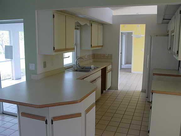 4th image of 213 SE 2nd St