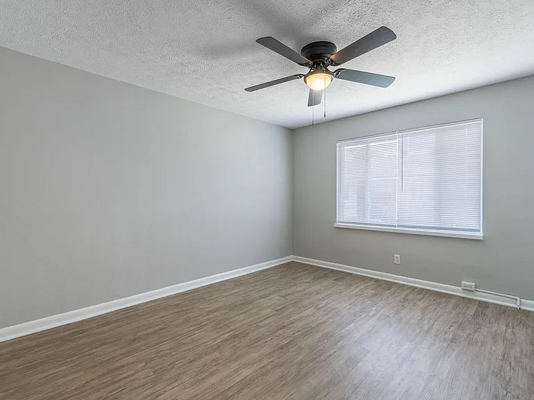 Maples Townhomes — Photo 14