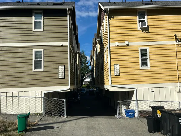 1264 N 143rd St, Seattle, WA 98133