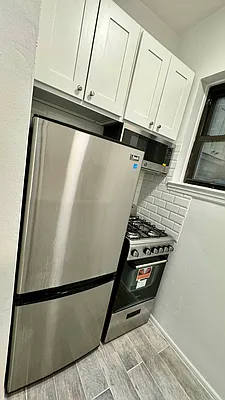 Rented by HOLTON REAL ESTATE INC. | media 2