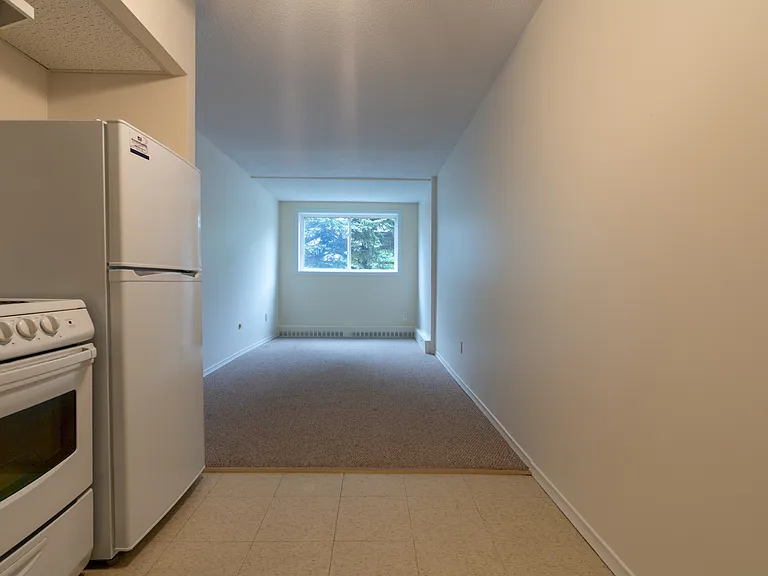 2100 Regent St — Photo 9