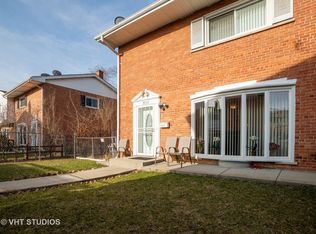 8818 Dee Rd, Des Plaines, IL 60016