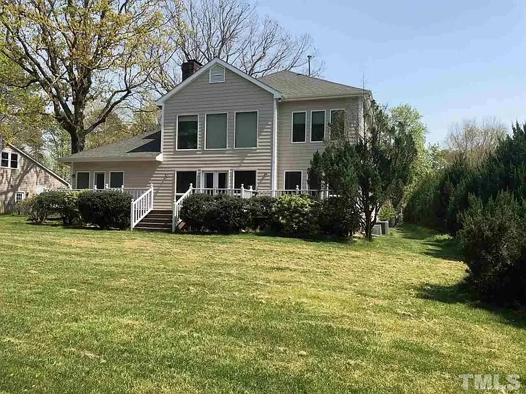 1010 Kingsway Dr — Photo 7