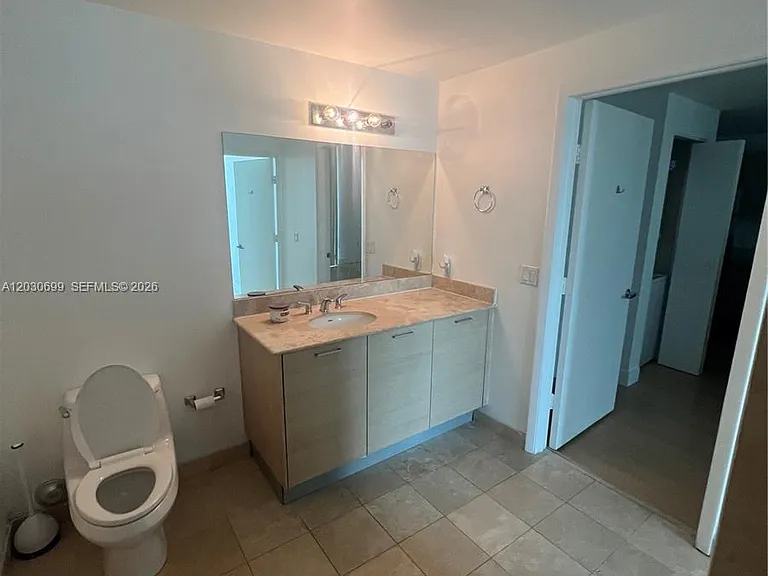 350 NE 24th St #407 — Photo 9