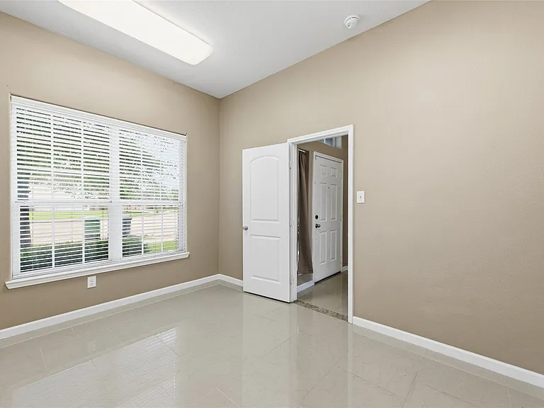 8234 Hall View Dr — Photo 7