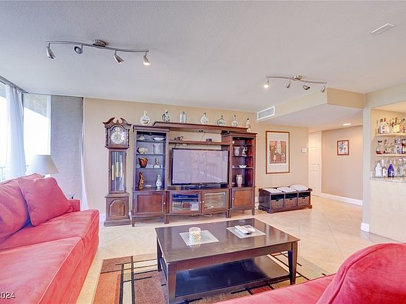 4th image of 3111 Bel Air Dr Unit 9B