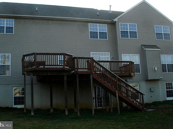 4th image of 16 Saint Stephens Ct