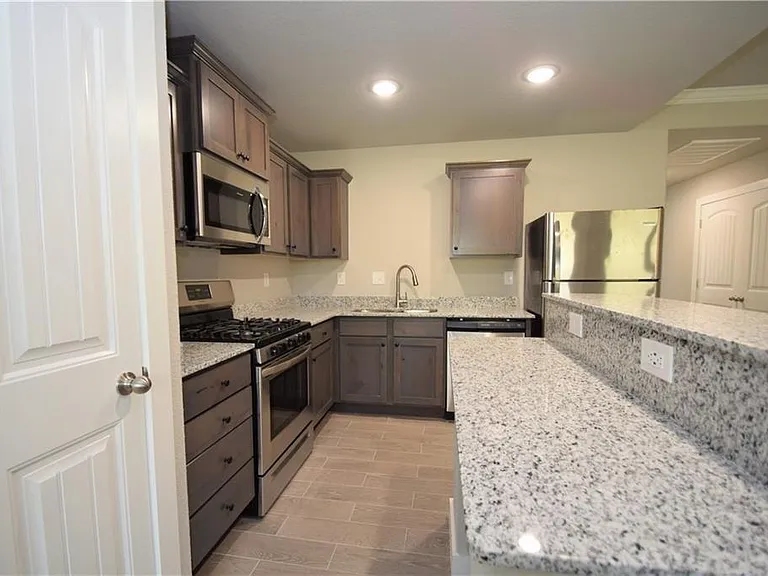 540 Vee St — Photo 6