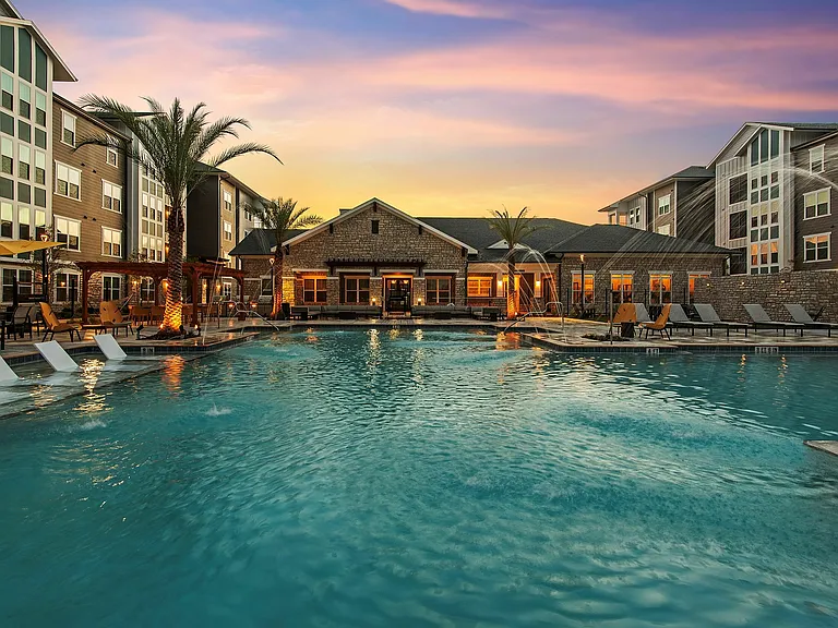 Maeva Pool