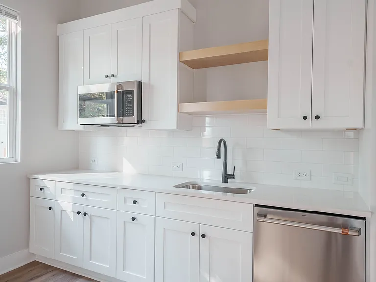 606 Glenwood Pl SE — Photo 7