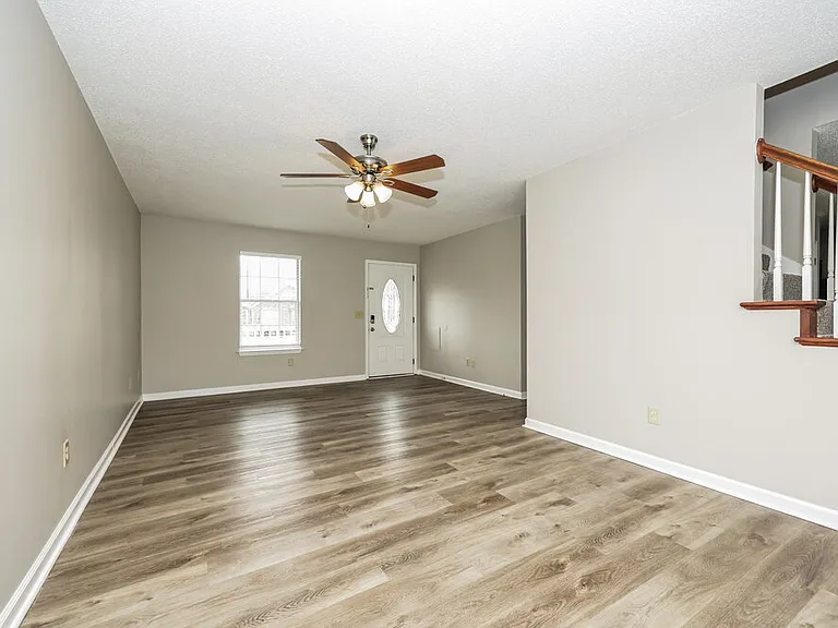 805 Forest Ridge Dr — Photo 4