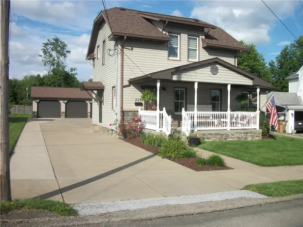 228 S Market St, Carmichaels, PA 15320