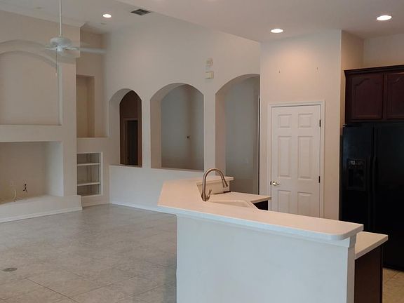 4th image of 10124 Deercliff Dr