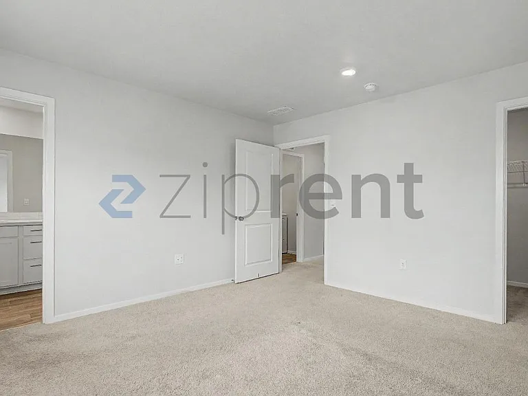 555 Stoller St — Photo 23