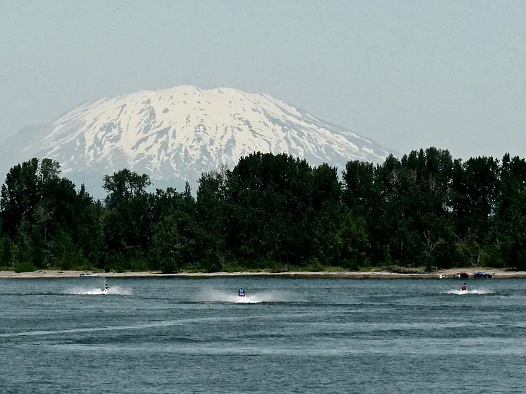 Enjoy incredible views walking along the Columbia River!
