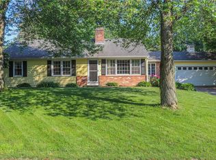 17 Rosewood Ln, Cumberland, RI 02864