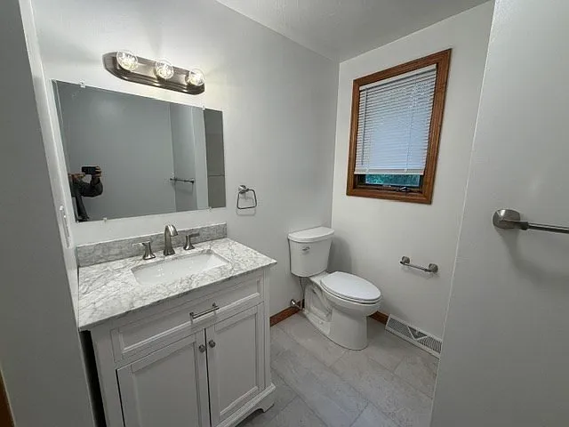 206 Comfort St #206 — Photo 9