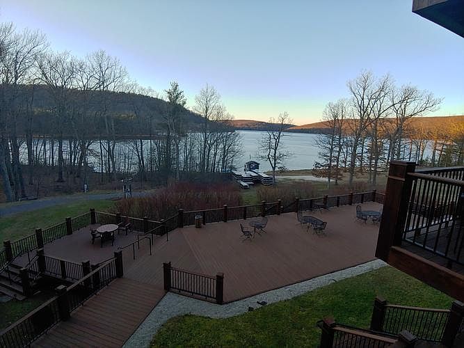 LAKE FRONT CONDO AT DEEP CREEK LAKE