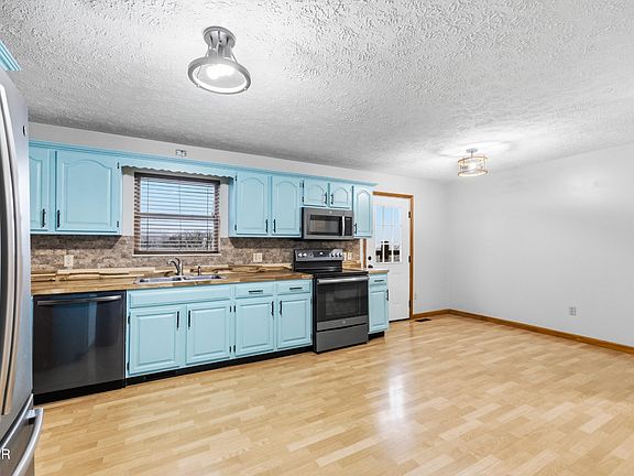 5th image of 111 Cedar Hills Rd