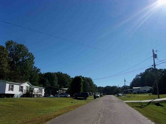 3rd image of 217 Lealand Dr