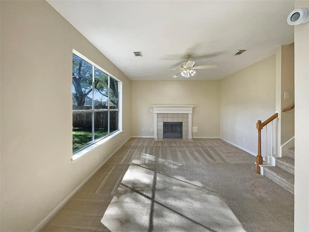4 bed, 2149 sqft, $2,450 — Photo 4