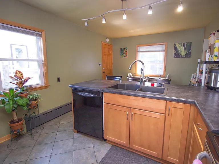 1834 N Humboldt Ave — Photo 3