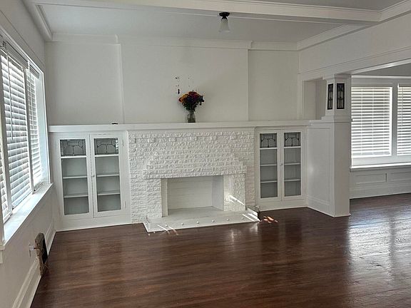 3rd image of 909 E California Ave