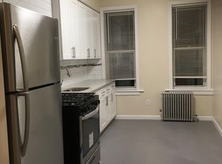 7008 66th St APT 3L, Glendale, NY 11385