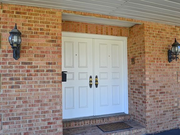 2nd image of 1272 Dearborn Dr