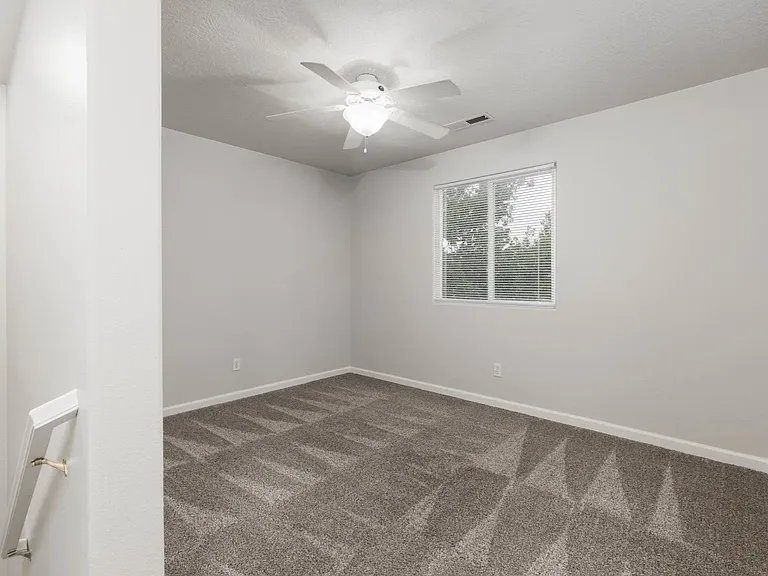 444 Sunland Dr E #37 — Photo 13