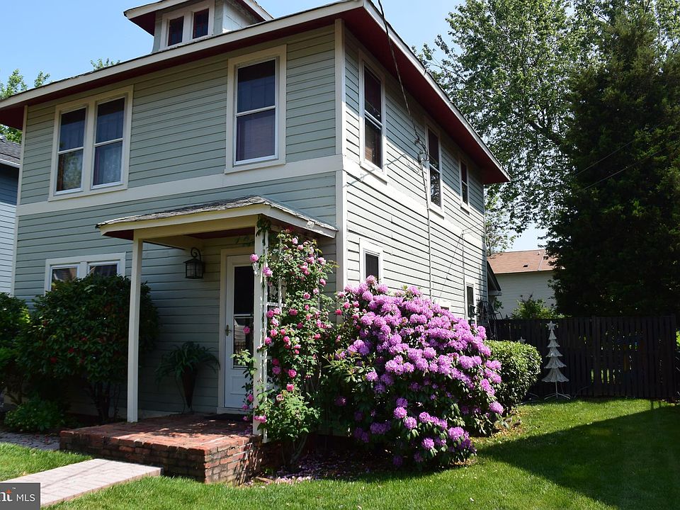 1st image of 407 Hume Ave