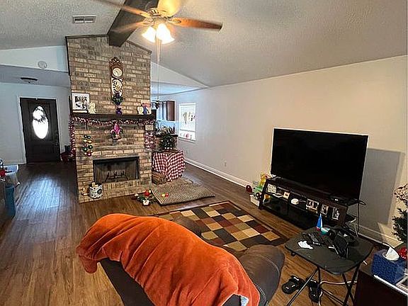 2nd image of 2072 Golfview Dr