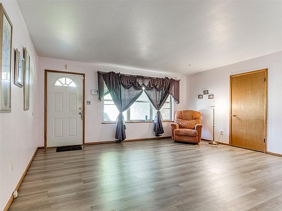 2nd image of 1508 NE 35th St