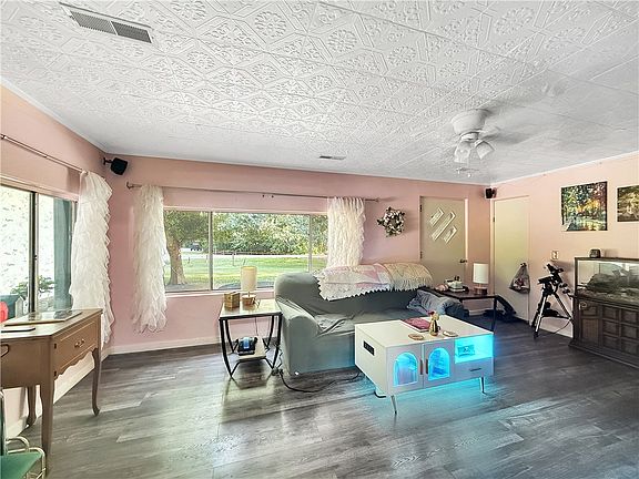 4th image of 10533 N Hickory Ln