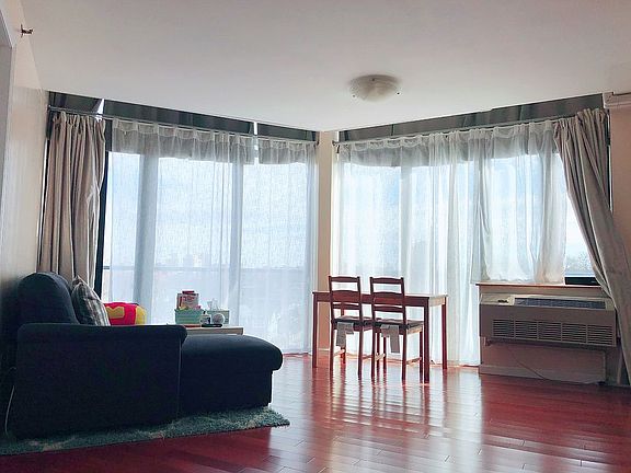 2nd image of 6070 Woodhaven Blvd APT 6B
