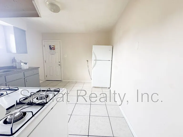 423 S Murat St #A — Photo 7