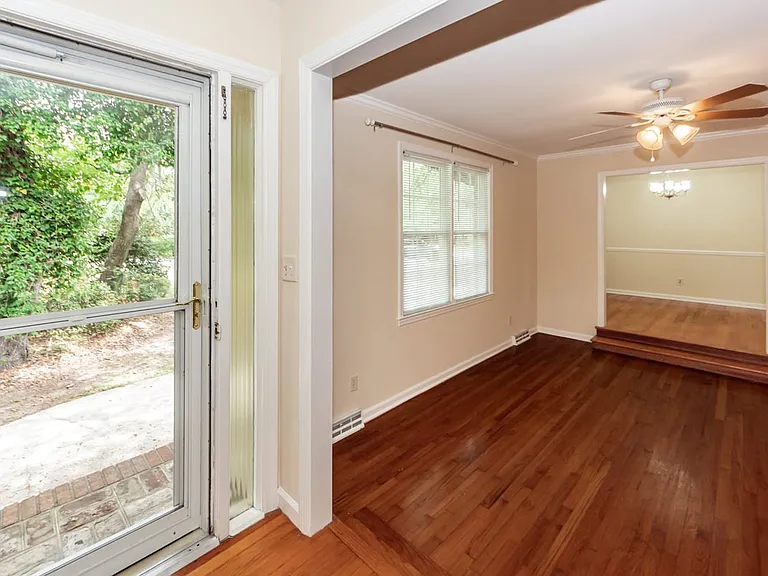 777 Bonham Dr — Photo 2