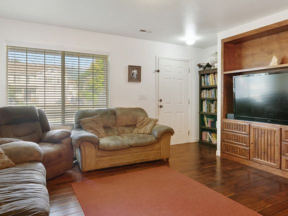 3rd image of 222 S Spanish Fields Dr