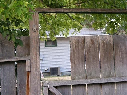 3rd image of 2215 Pueblo Dr
